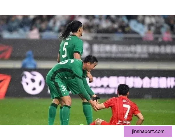 津媒曝光唐顺齐与边裁对话口型 双方均称无法听清内容引热议 津媒曝光唐顺齐与边裁对话口型 双方均称无法听清内容引热议